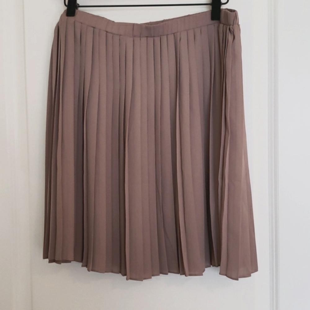 Max Studio Women's Pleated Skirt MauvMist - Size L